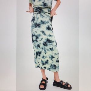 Zara NWT The Batik Skirt Size Large Blue